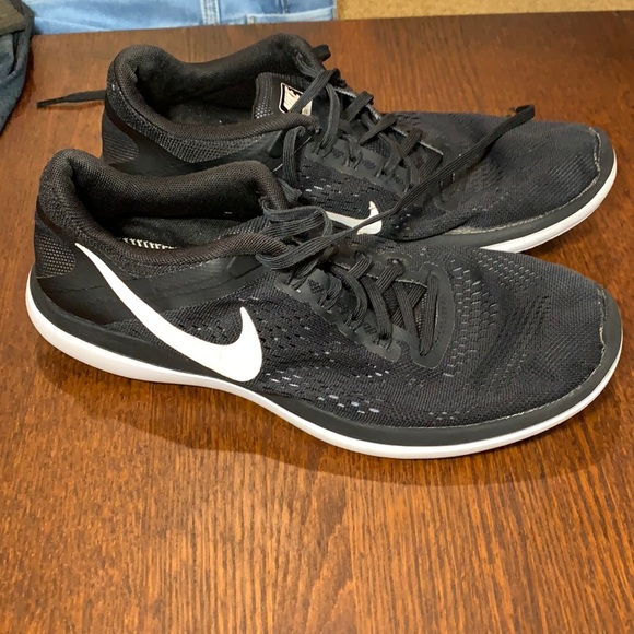 Nike Flex Runners - Picture 1 of 5